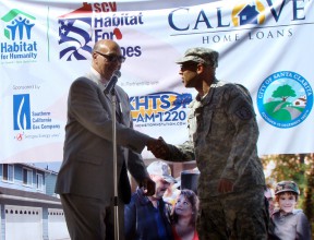 Santa Clarita, 10-1-2012: CalVet Sec. Peter J. Gravett (Major General, Ret.) greets Lt. Renard Thomas, who will be the first resident of the new veterans' village.