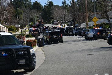 Update: Barricaded Suspect Safely Taken Into Custody in Saugus