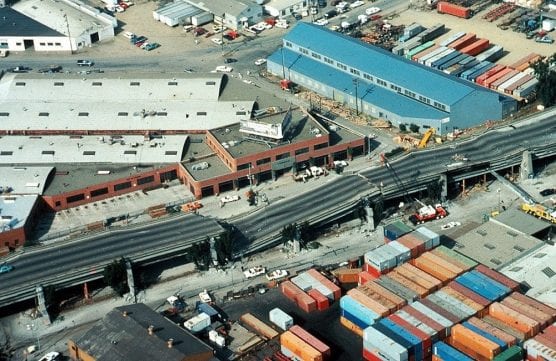 Aerial view of collapsed sections of the Cypress Viaduct of Interstate 880 in Oakland, California, following the 1989 Loma Prieta earthquake. | Photo: H.G. Wilshire / U.S. Geological Survey.