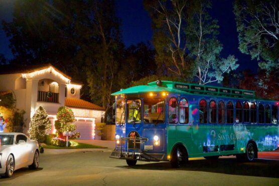 holiday light tour trolly